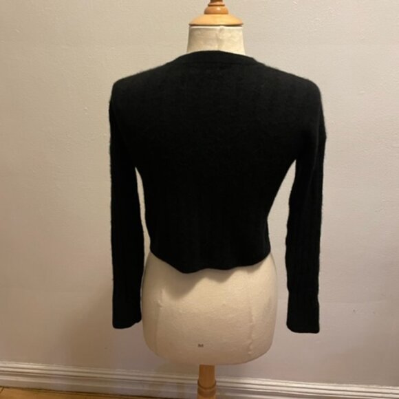 NADAAM lightweight cashmere Ribbed Cropped Sweater in Black - Picture 7 of 9
